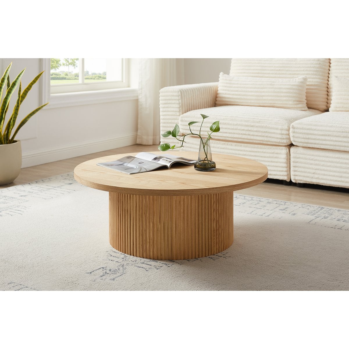 Runder Couchtisch aus Eschenfurnier mit Lamellenfuß, Ø, 85 × 33 cm | VIA X SELECTION