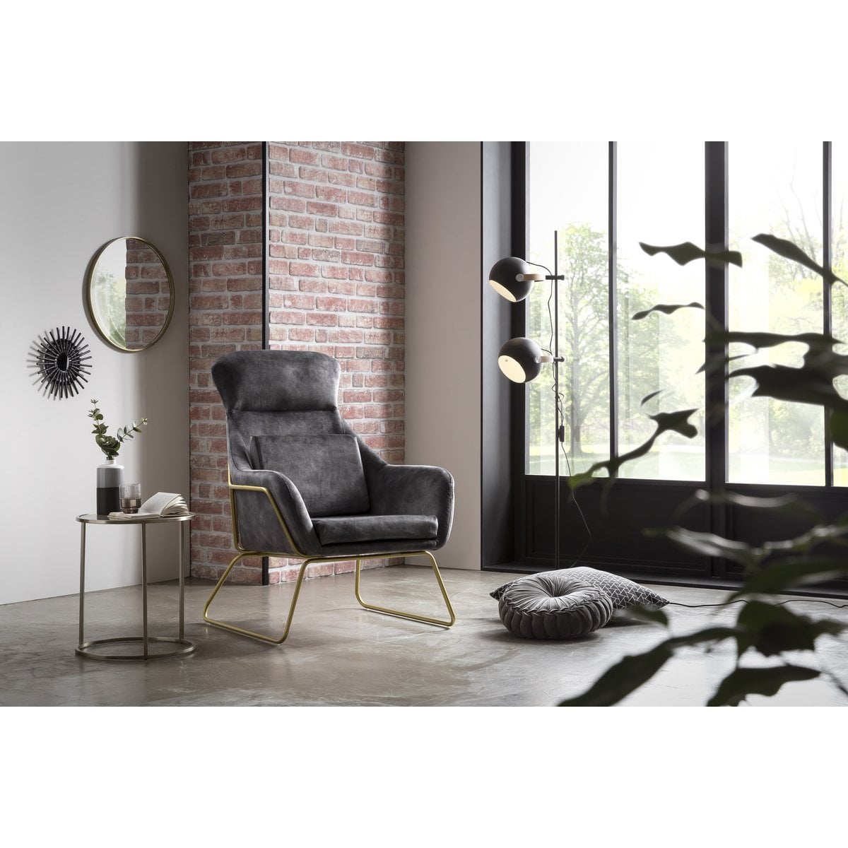 Relaxsessel aus Velours grau mit goldfarbenem Gestell | VIA X SELECTION