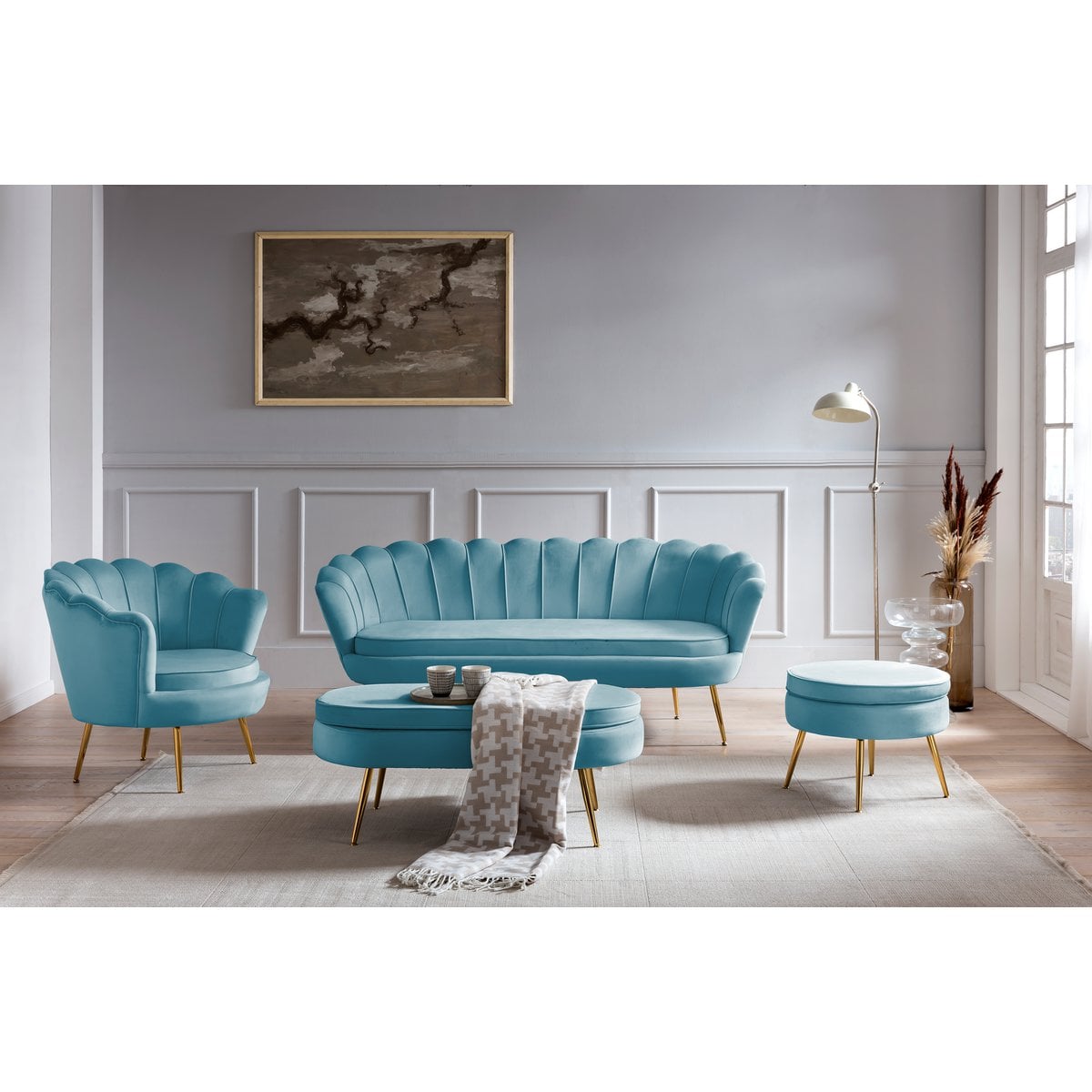 3-Sitzer-Muschelsofa in blauer Samtoptik mit goldfarbenem Metallgestell | VIA X SELECTION