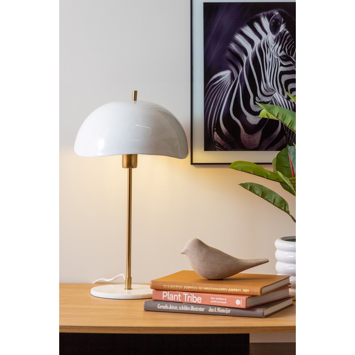 Leitmotiv Waved Dome Tischleuchte in Weiß | VIA X SELECTION