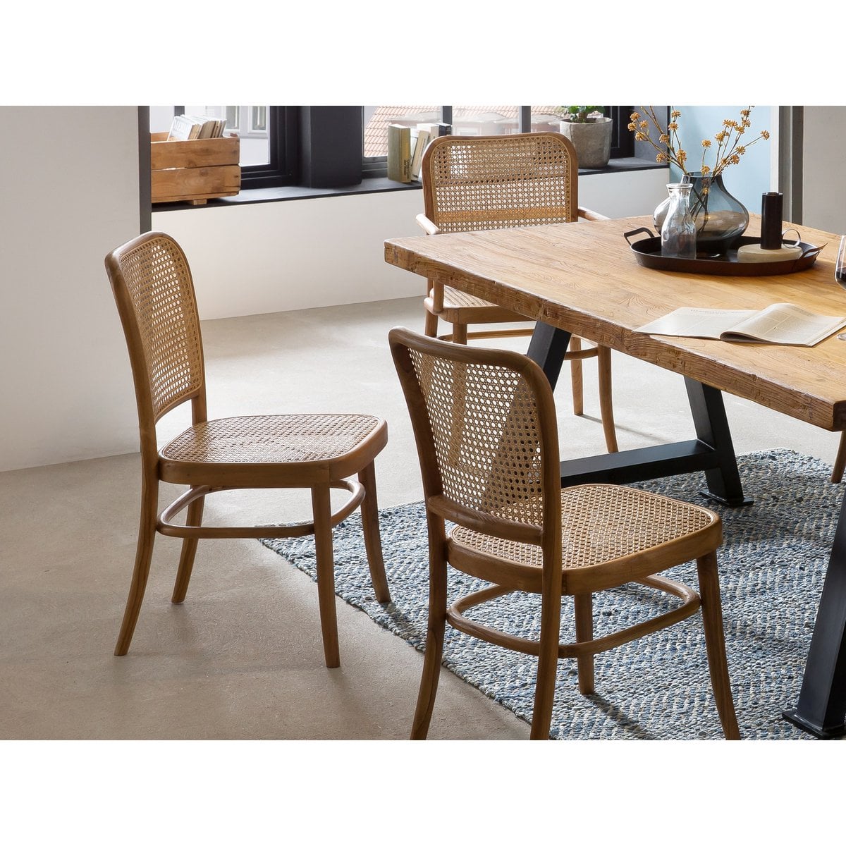 Esszimmerstuhl aus Teakholz mit Wiener Geflecht im Kaffeehaus-Stil | VIA X SELECTION