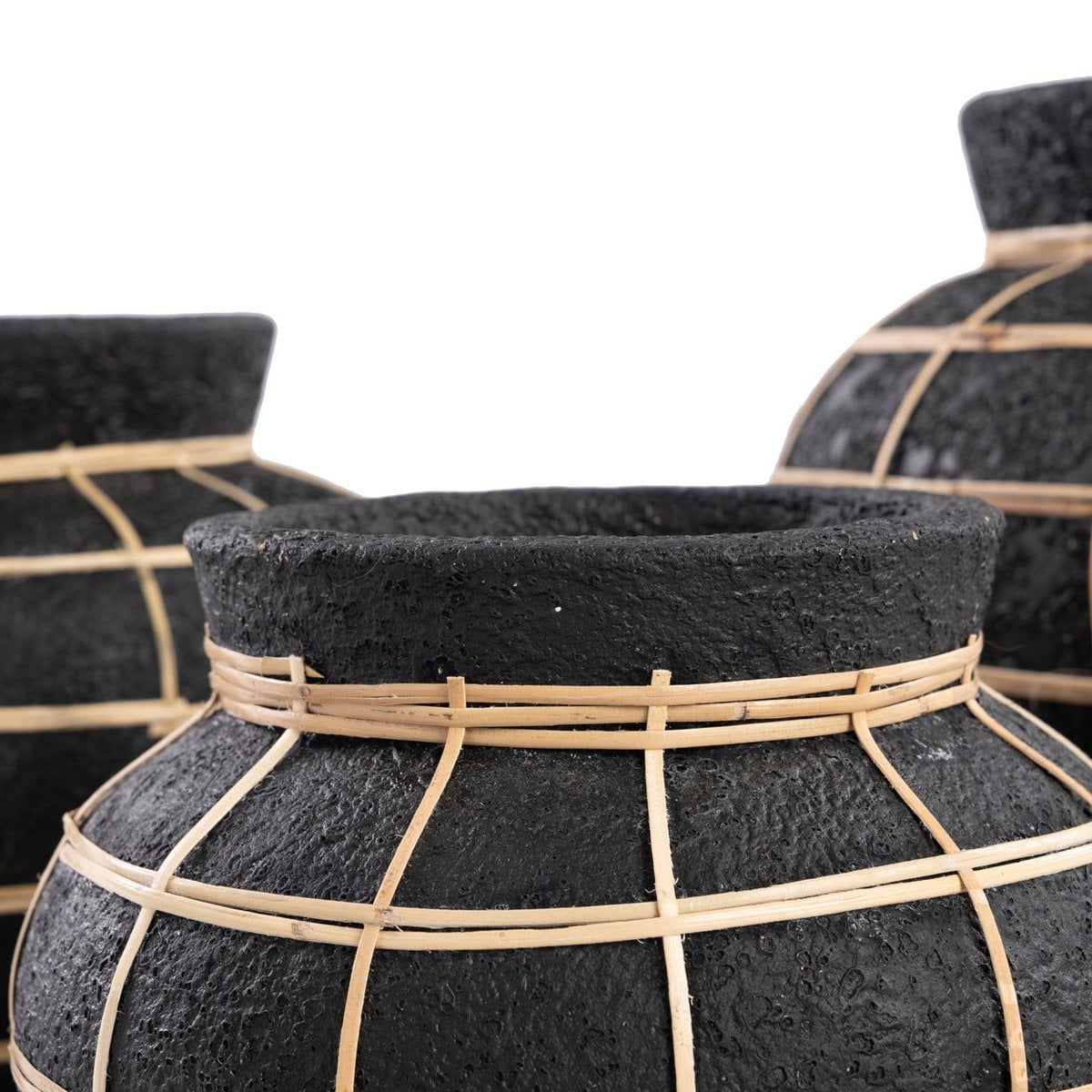 Große Terrakotta-Vase in Schwarz und in Natur | VIA X SELECTION