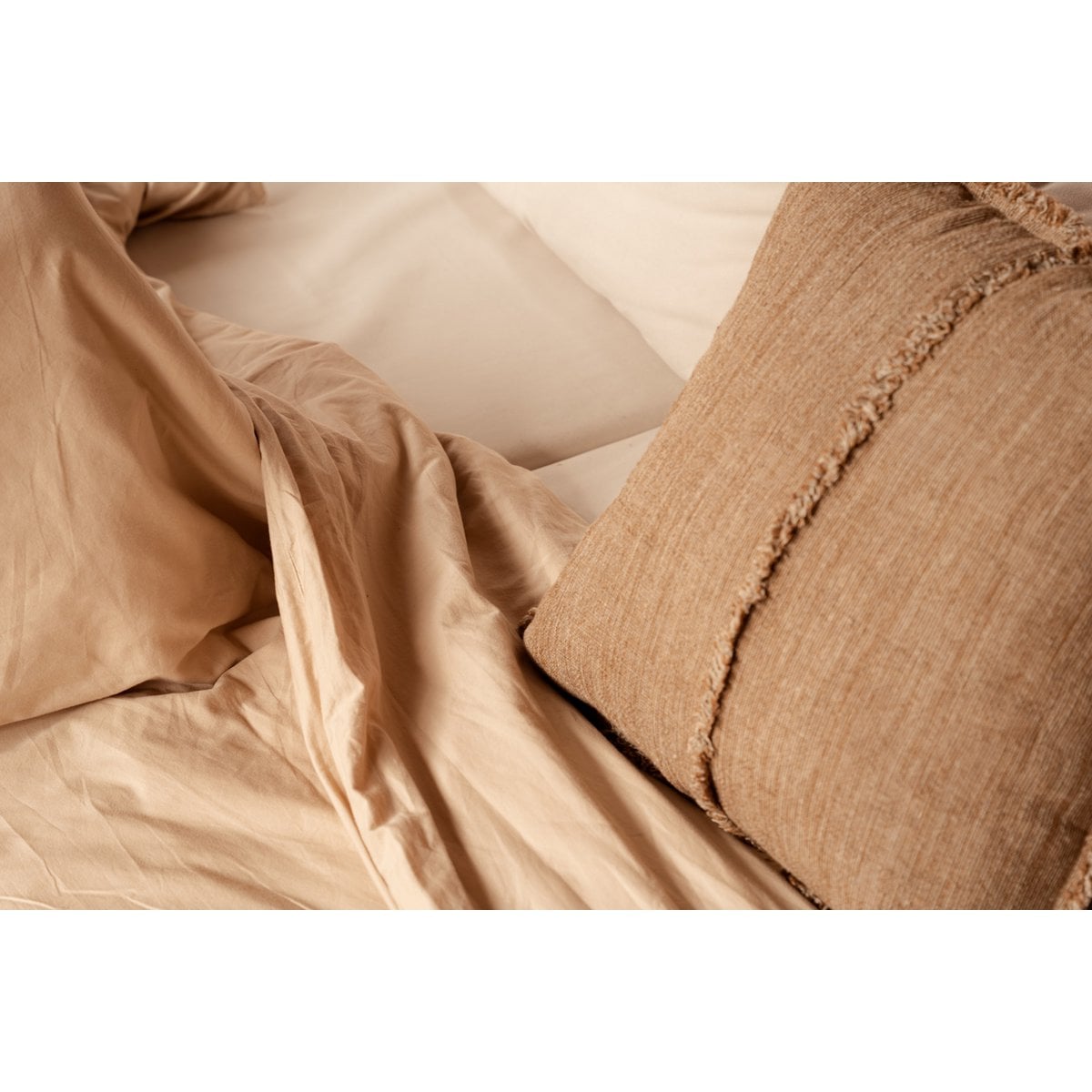 Kissenbezug aus Leinen in Natur und Braun mit Fransen, 50 × 50 cm | VIA X SELECTION