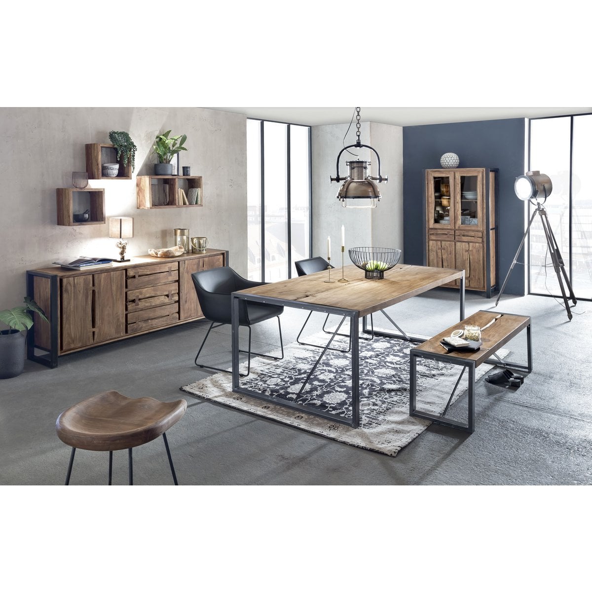 Barhocker aus Akazienholz und Metall | VIA X SELECTION