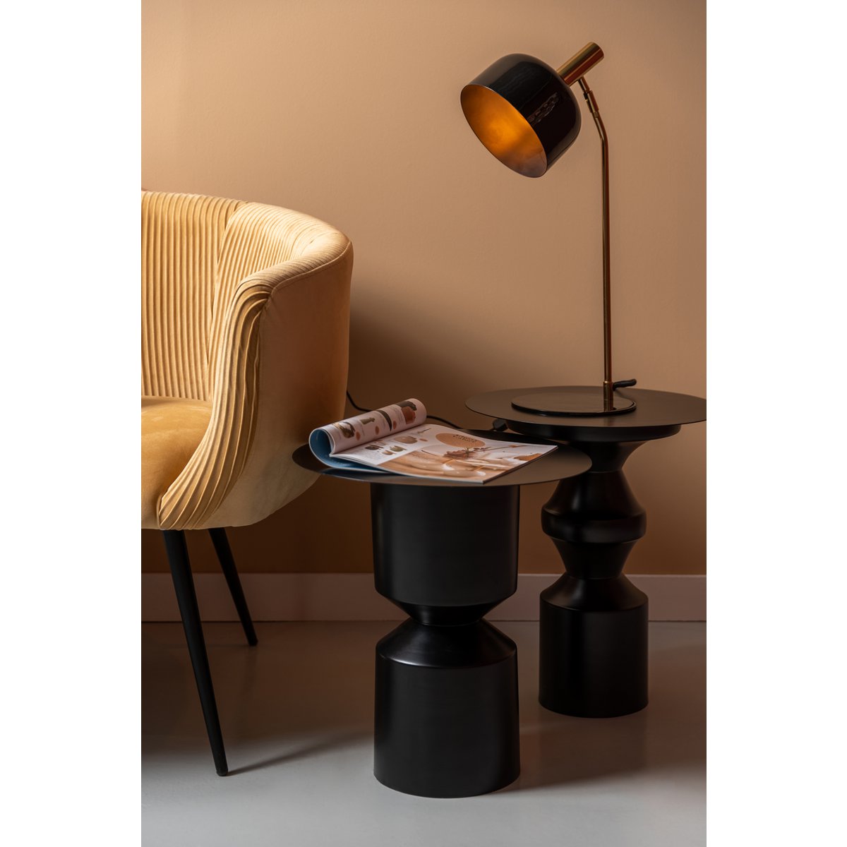 Leitmotiv Smart Tischleuchte in Schwarz | VIA X SELECTION