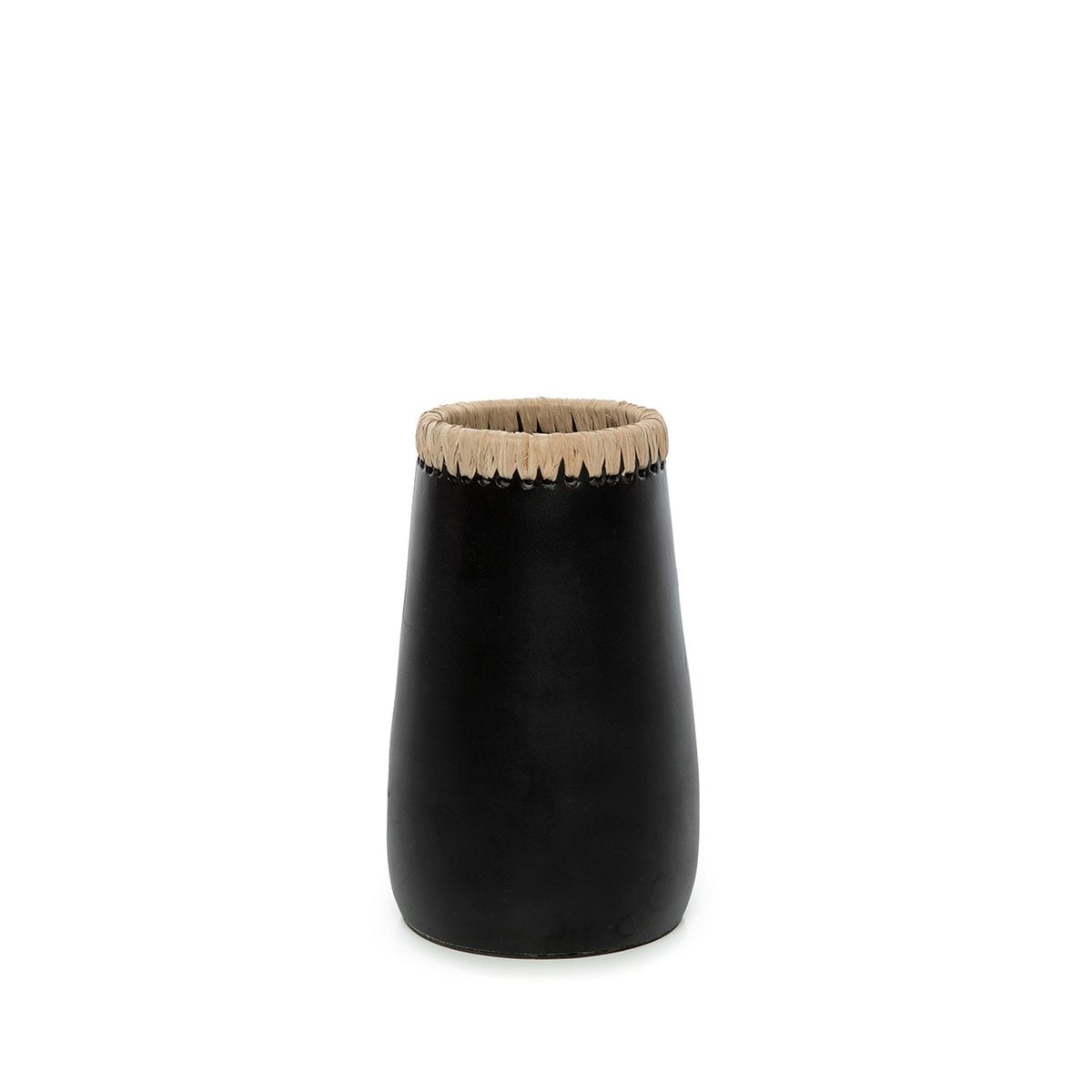 Kleine Terrakotta-Vase mit Raffia-Detail | VIA X SELECTION