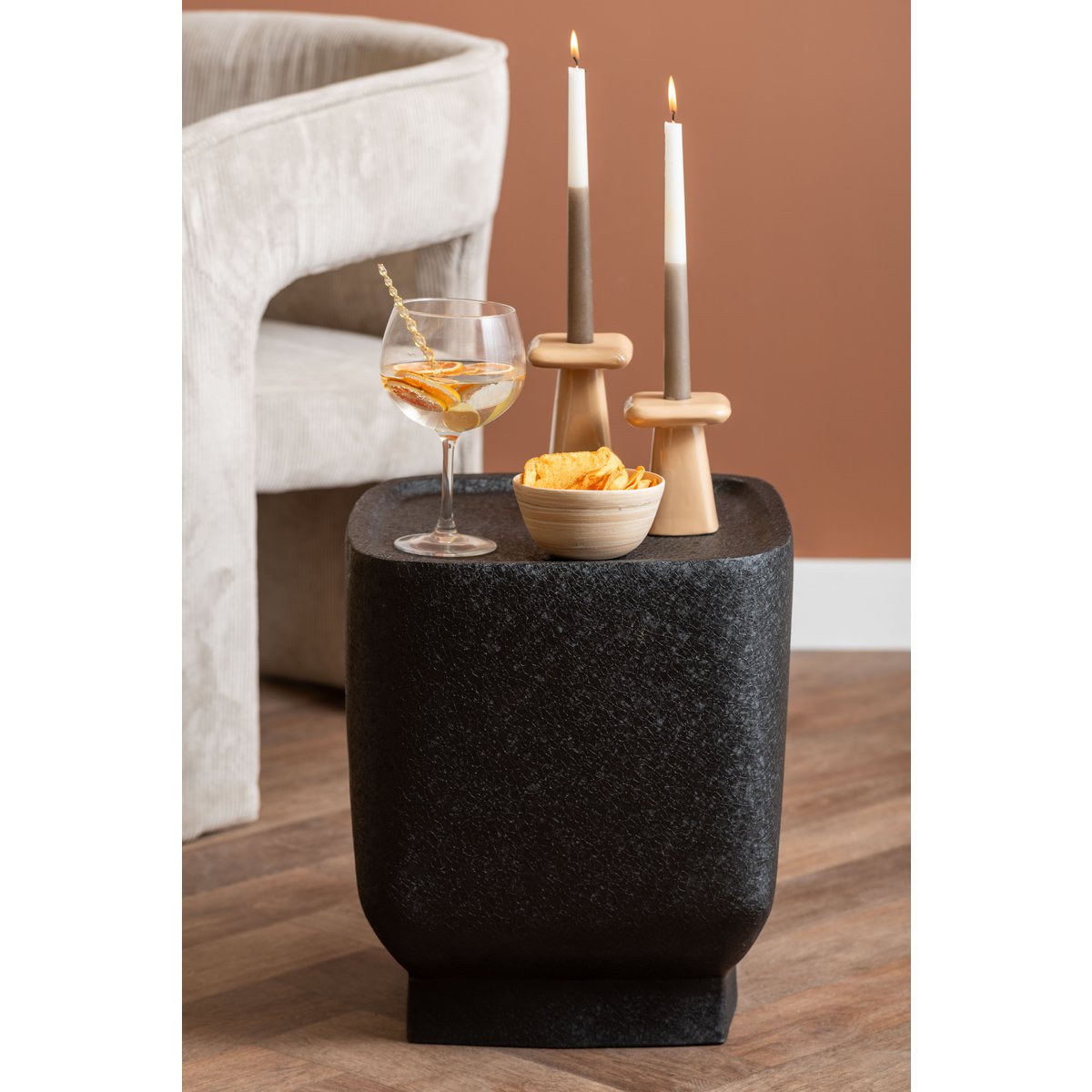 Beistelltisch aus Eisen in Schwarz, 37 × 37 × 40 cm | VIA X SELECTION