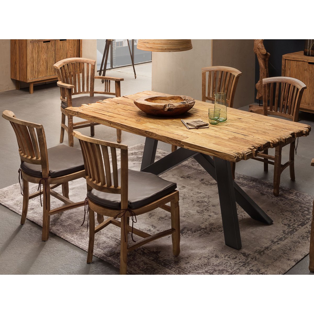 Armlehnstuhl aus recyceltem Teakholz mit Lederbespannung | VIA X SELECTION