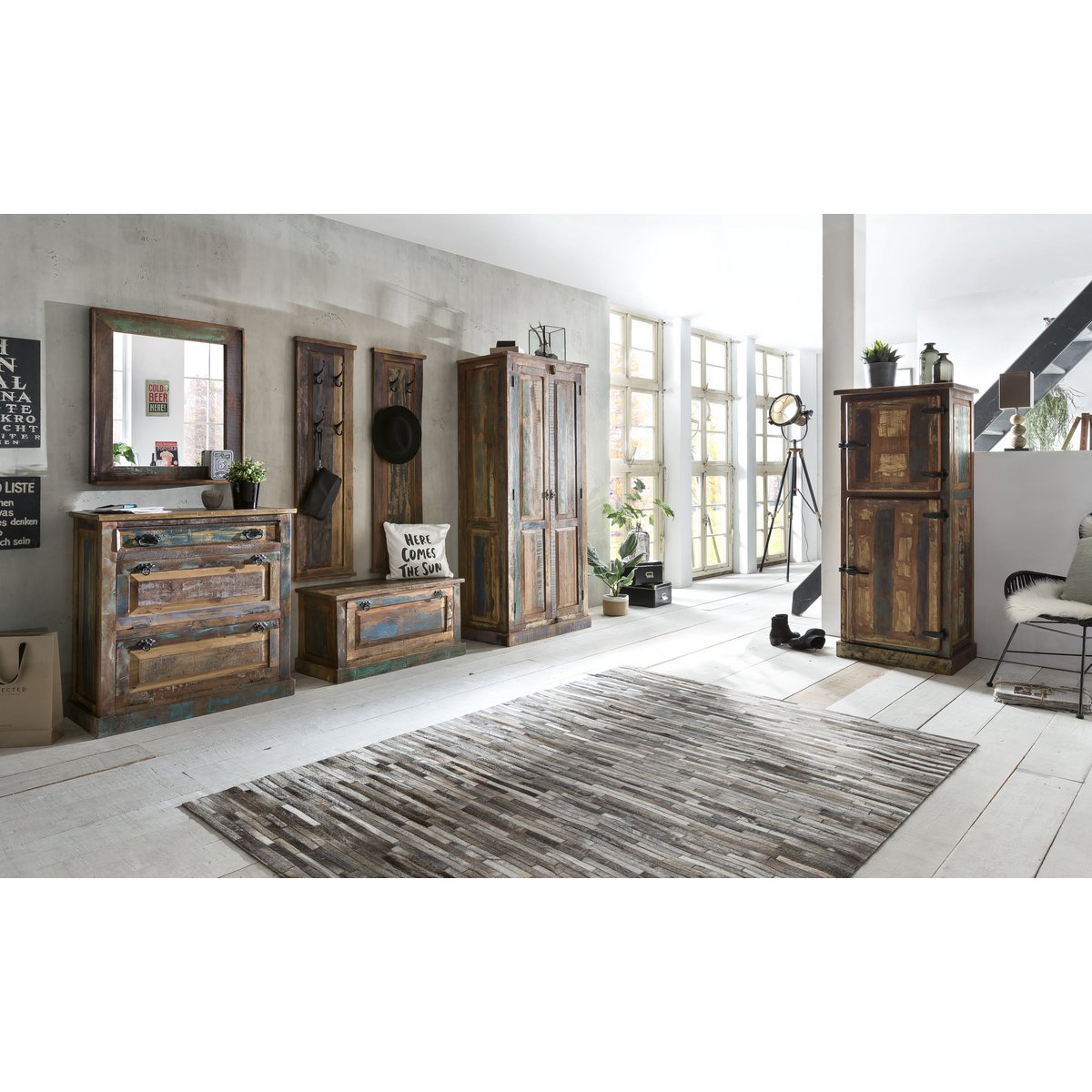 Schuhschrank aus Altholz bunt mit Schublade, 40 × 85 × 90 cm | VIA X SELECTION