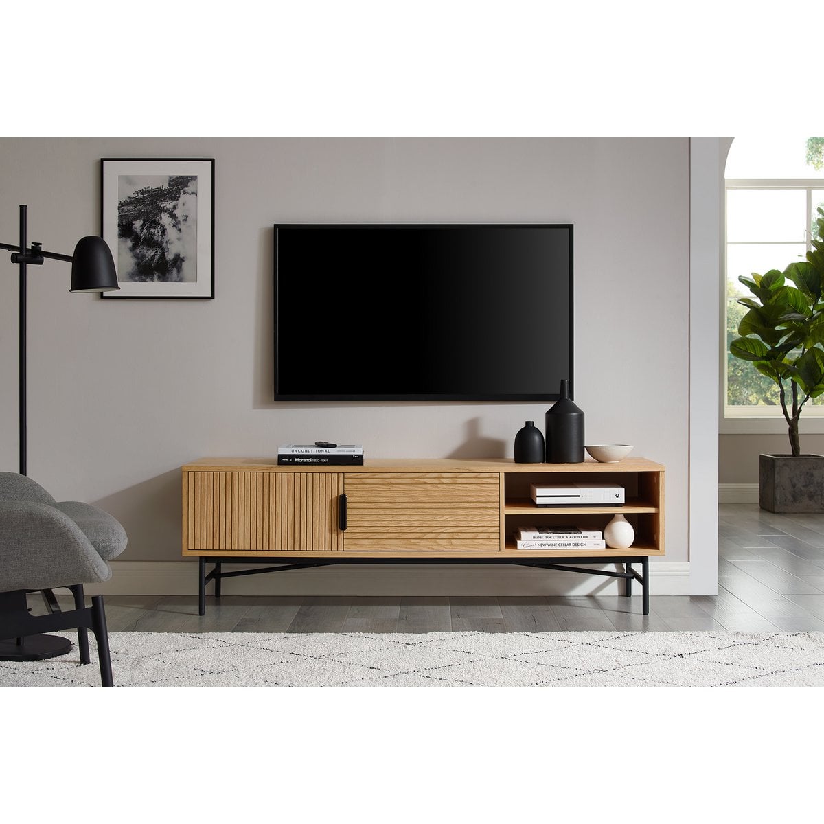 Lowboard mit Eichenfurnier und 2 Türen, 160 × 40 × 50 cm | VIA X SELECTION