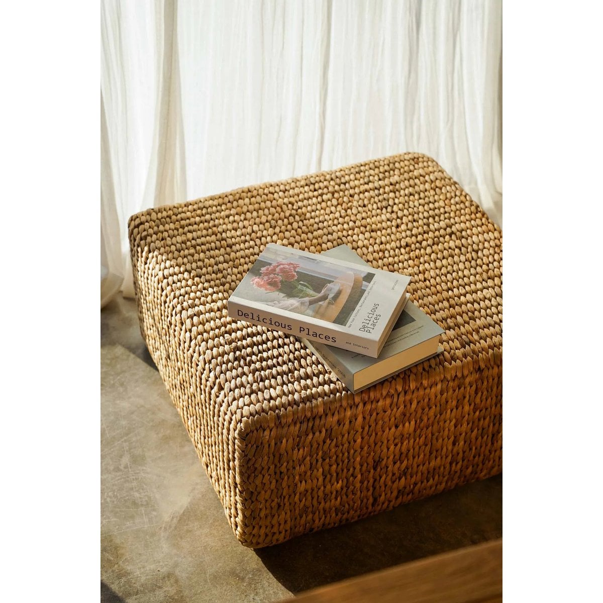 Quadratischer Pouf aus Wasserhyazinthe in Natur | VIA X SELECTION