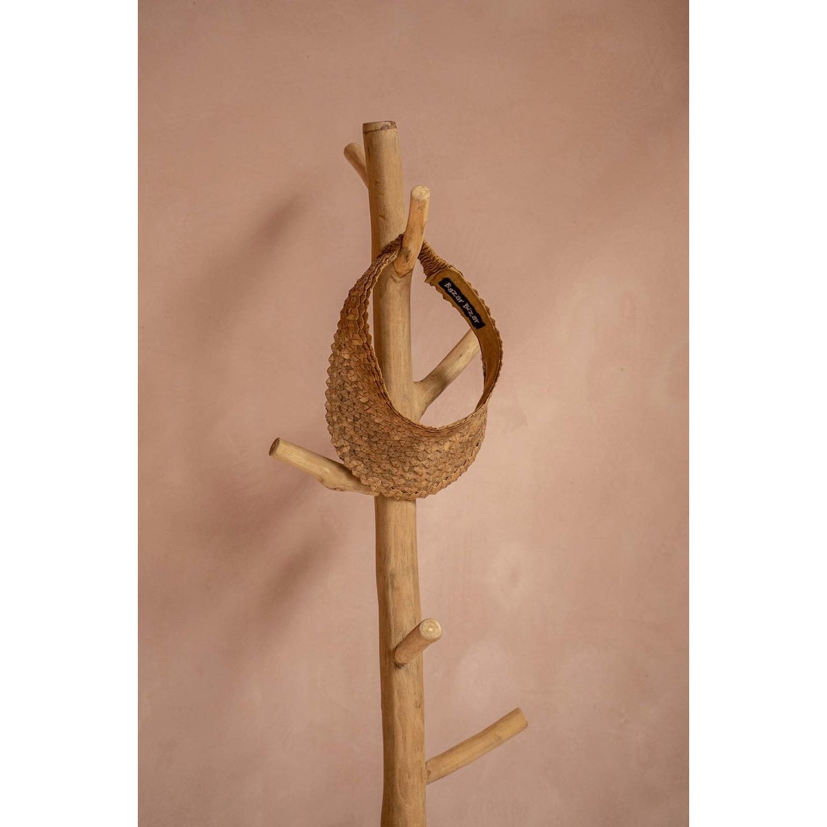 Garderobenständer aus Teakholz und Beton, 25 × 25 × 150 cm | VIA X SELECTION