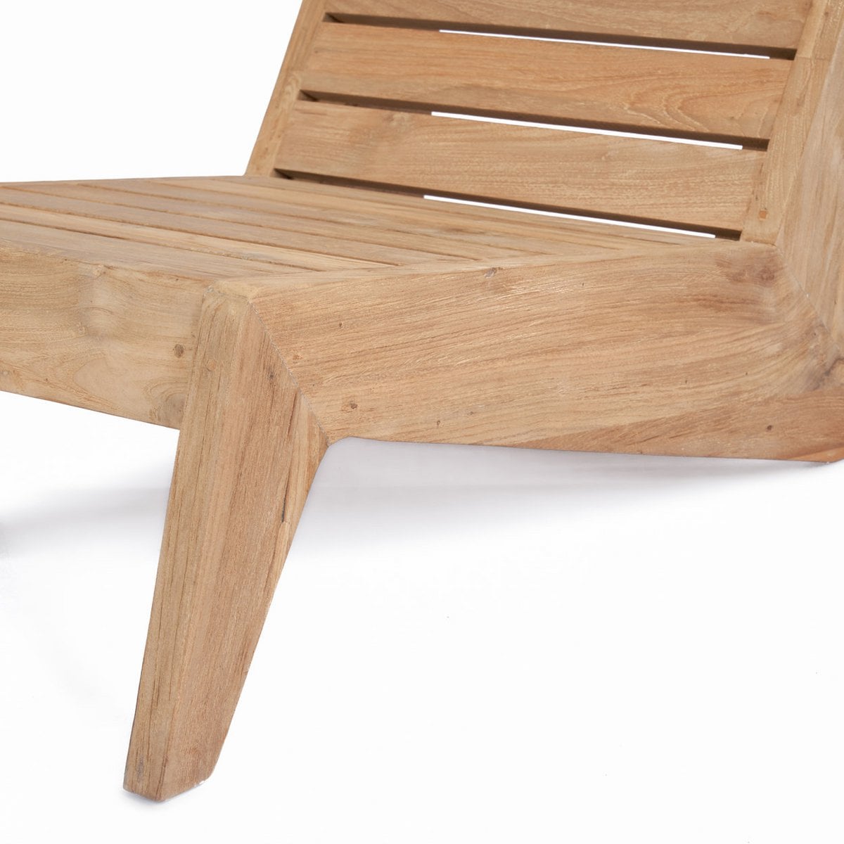 Loungesessel aus recyceltem Teakholz in Naturweiß mit geneigter Lehne | VIA X SELECTION