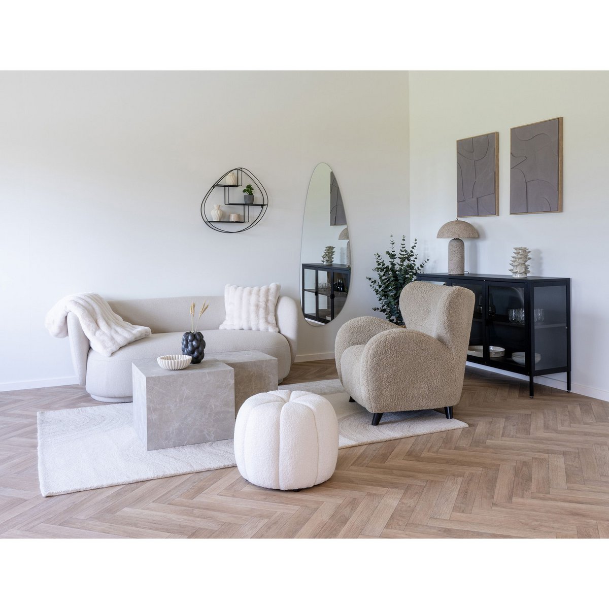 Graue geometrische Relief-Wanddekoration, 50 × 70 cm | VIA X SELECTION