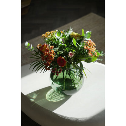 Organische Vase aus grünem Recyclingglas | VIA X SELECTION