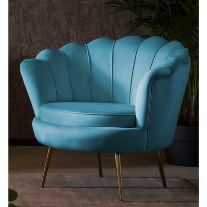 Muschelsessel aus Samt blau mit goldfarbenem Gestell | VIA X SELECTION