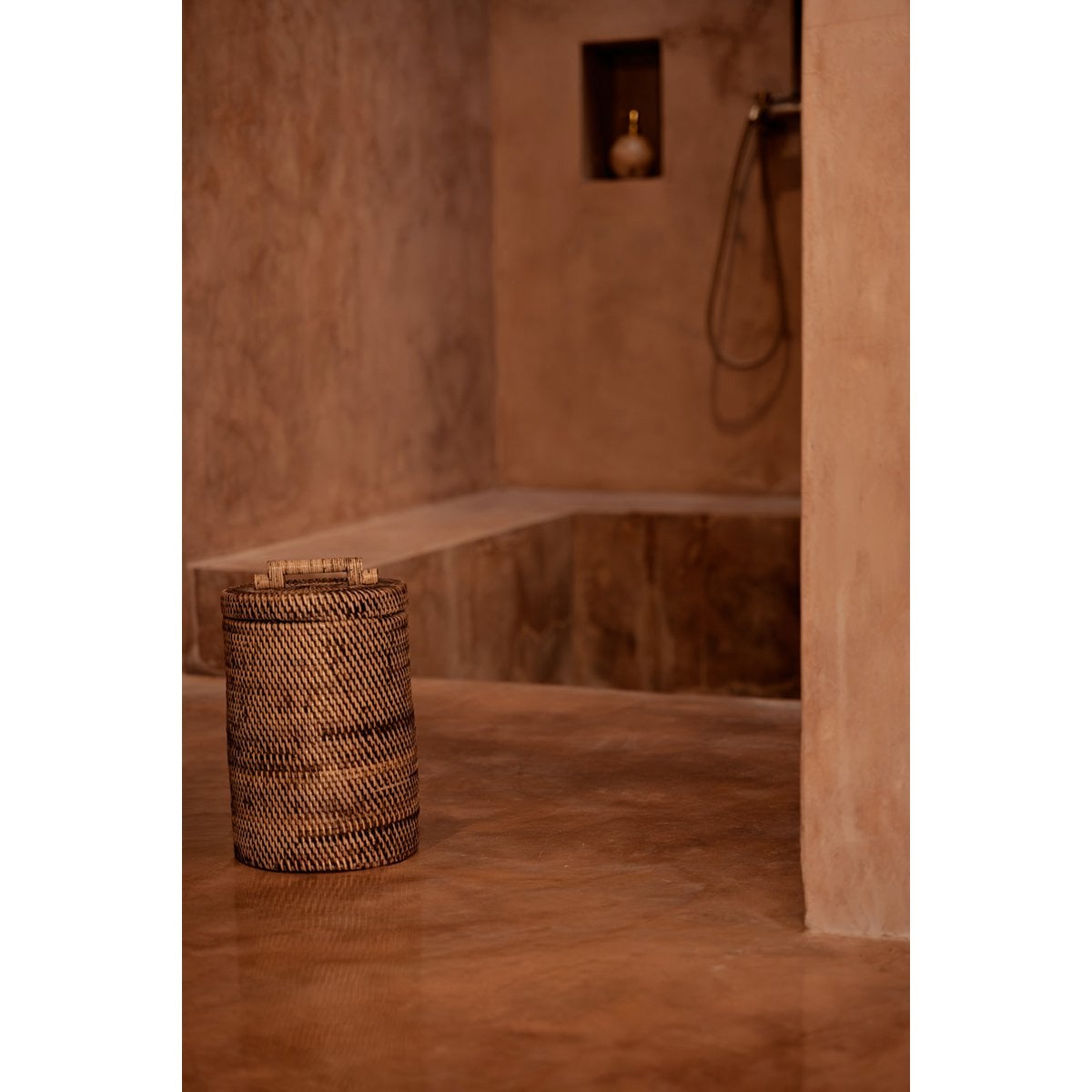 Aufbewahrungskorb aus Rattan natur-braun mit Deckel, 20 × 20 × 33 cm | VIA X SELECTION