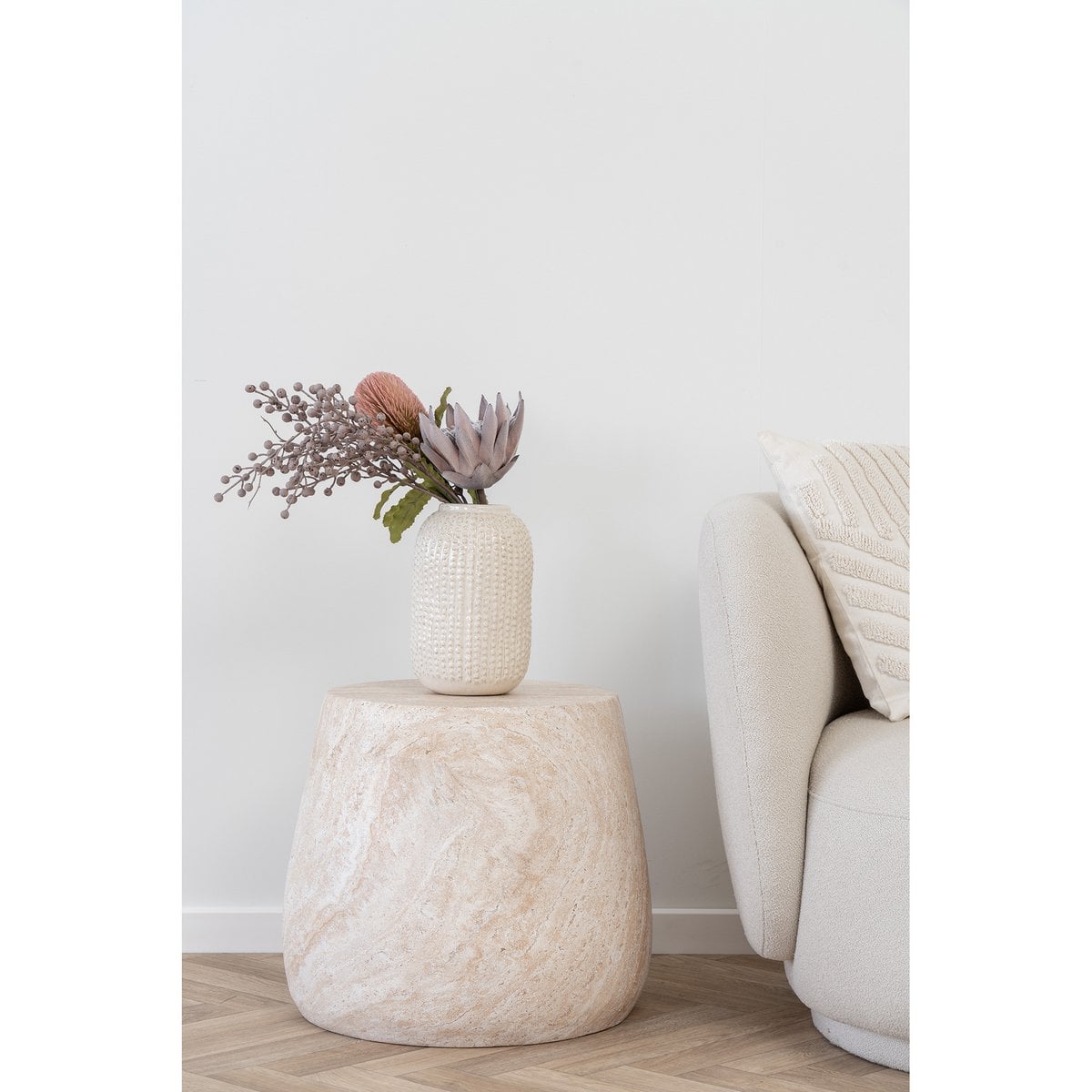 Runder Beistelltisch in Naturweiß Ø 47,5 × 41 cm | VIA X SELECTION
