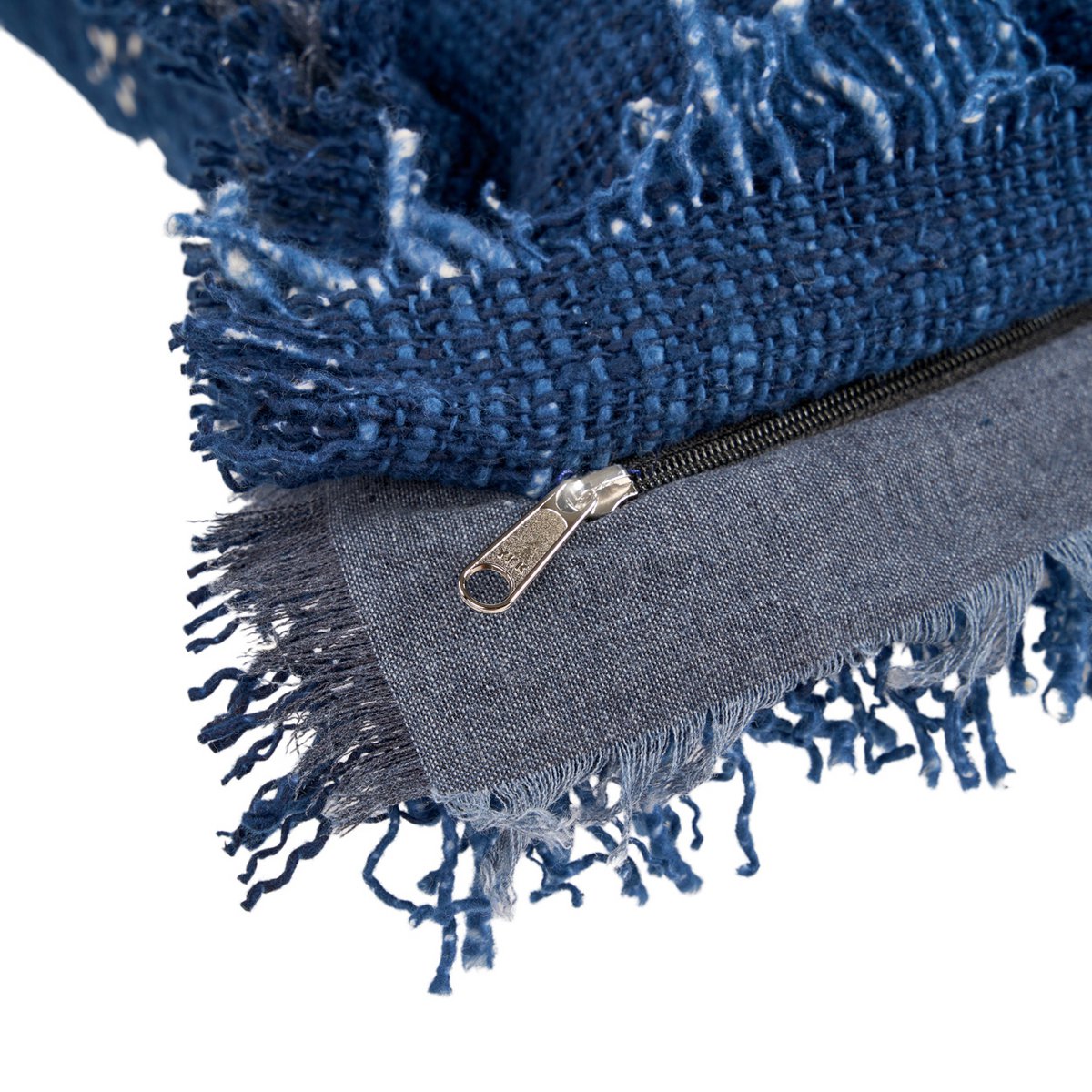 Kissenbezug aus Baumwolle in tiefem Blau mit Fransen, 50 × 50 cm | VIA X SELECTION