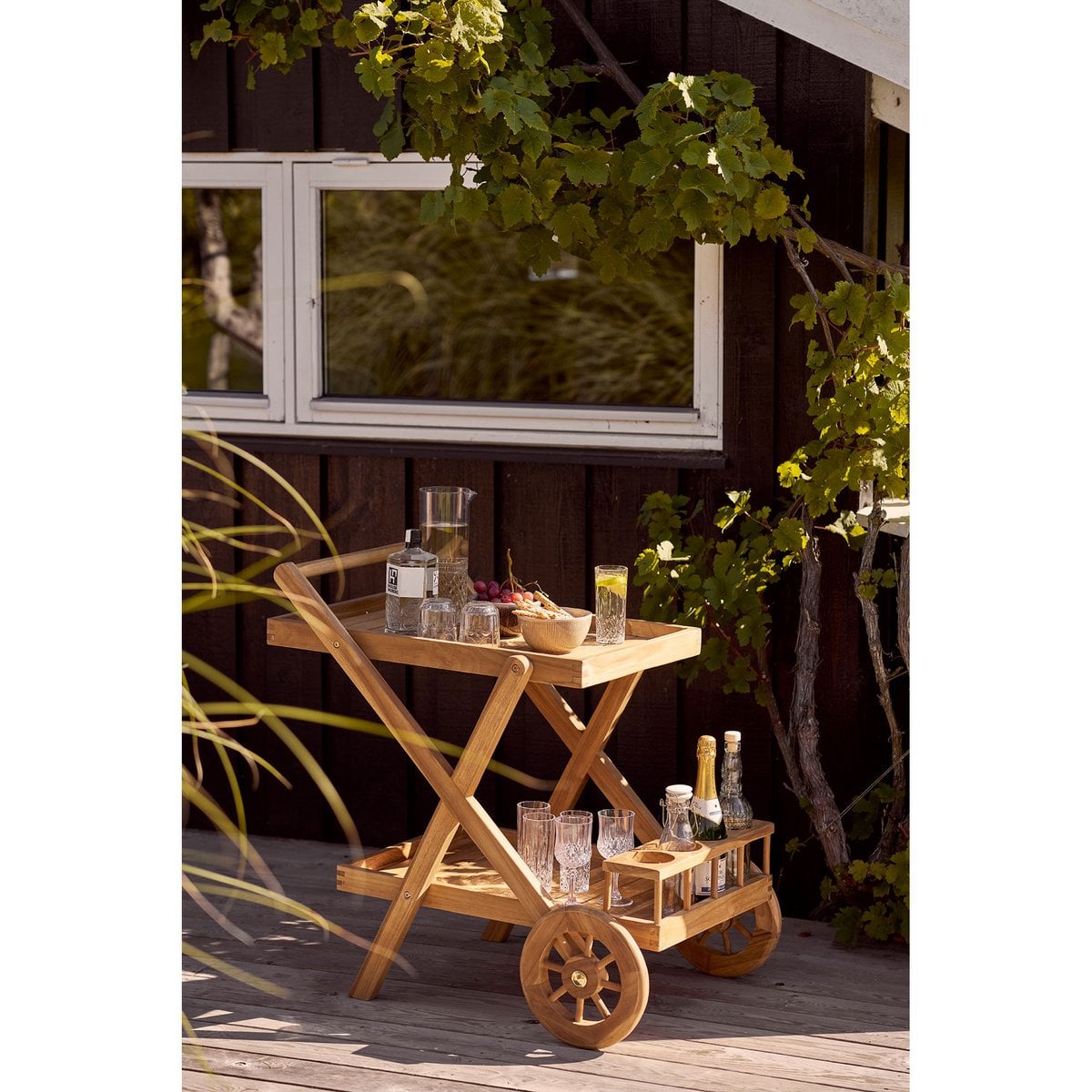 Servierwagen aus Teak, 86 × 50 × 81 cm | VIA X SELECTION