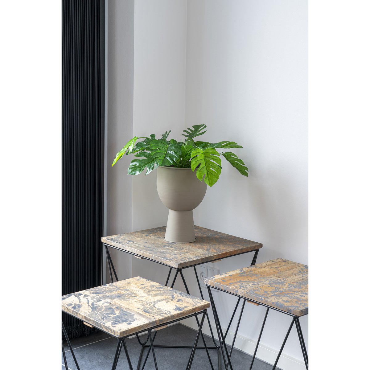 Blumentopf aus Stahl, Sand, Ø, 19 × 27 cm | VIA X SELECTION