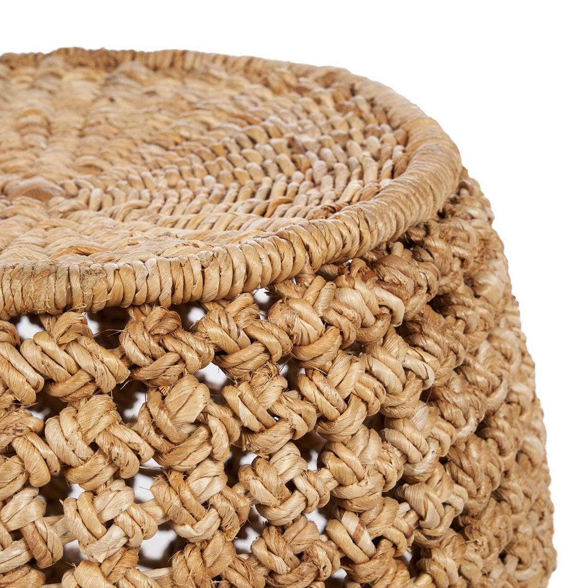 Geflochtener Hocker aus Bananenblatt natur mit geschlossener Form | VIA X SELECTION