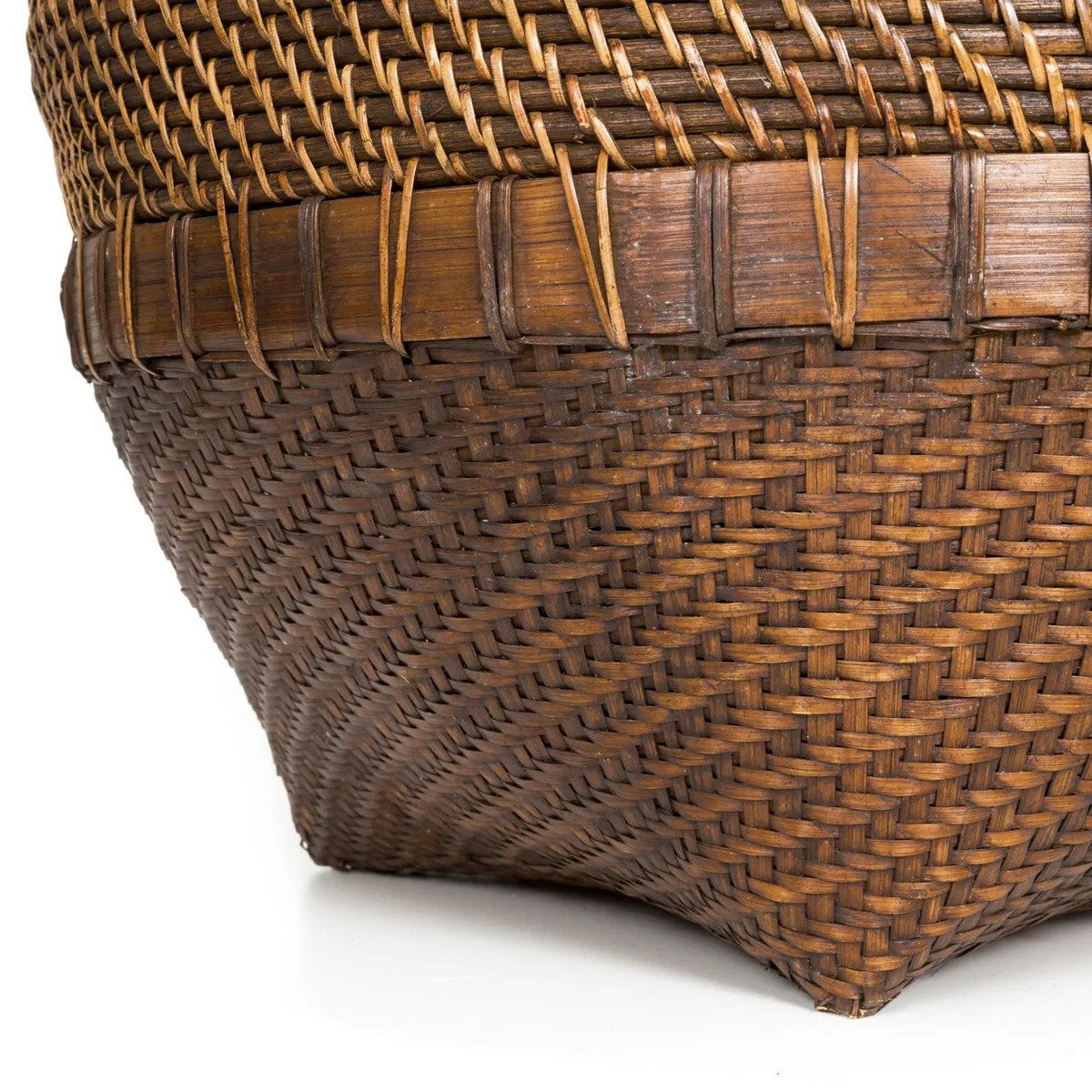 Wäschekorb aus Rattan natur-braun mit Deckel, 50 × 50 × 90 cm | VIA X SELECTION