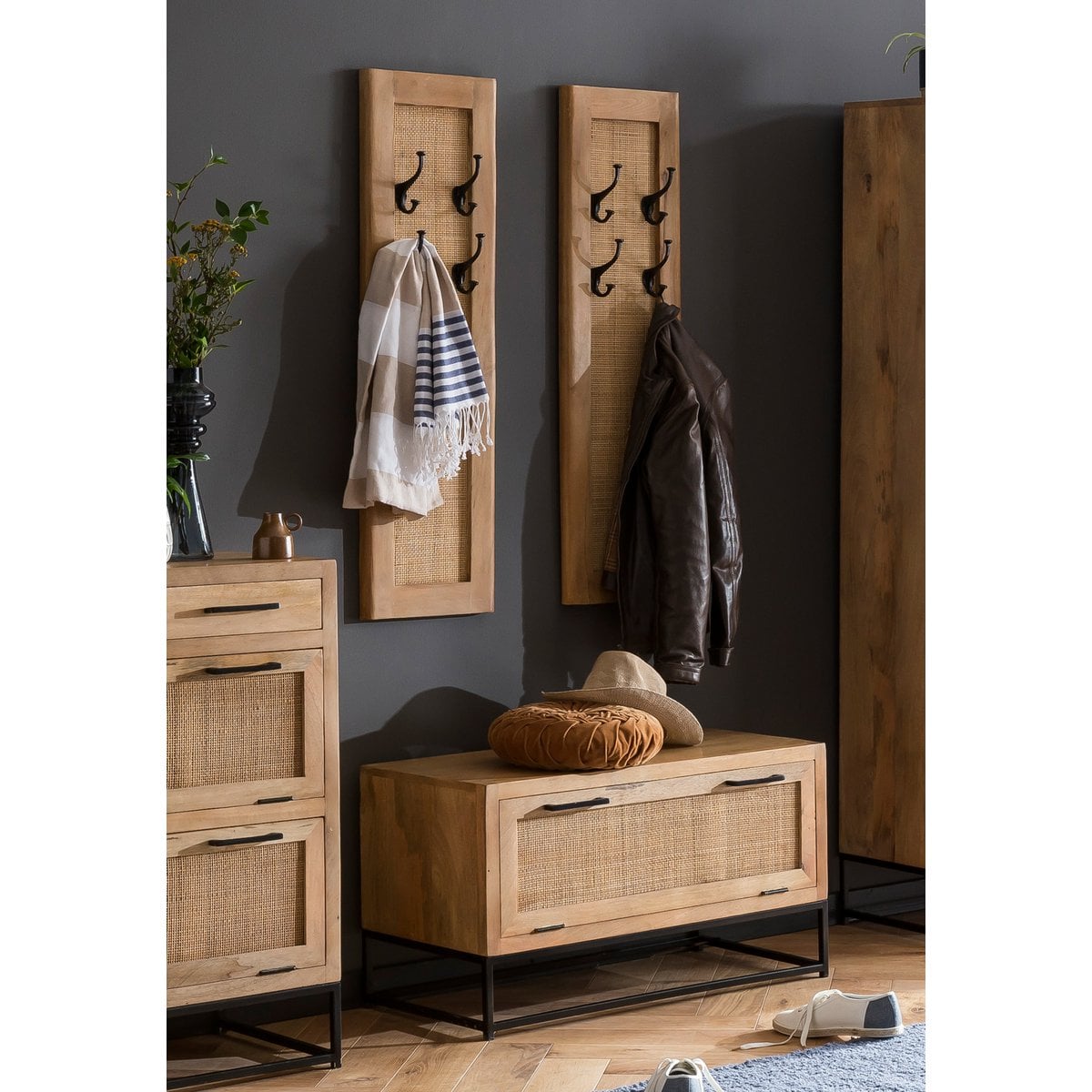 Niedriger Schuhschrank mit Rattanfront 40 × 84,5 × 48 cm | VIA X SELECTION