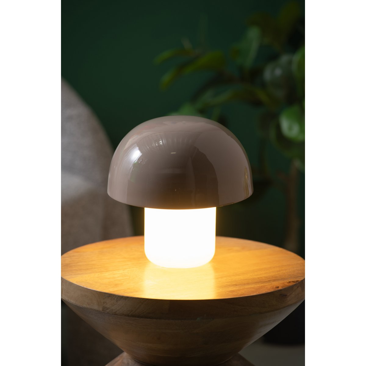 Leitmotiv Nuevo Mini Mushroom Tischleuchte mit Milchglasbasis in in Grau | VIA X SELECTION