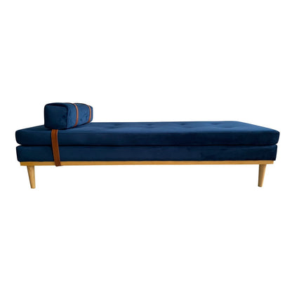 Daybed aus blauem Samt mit Nackenrolle | VIA X SELECTION