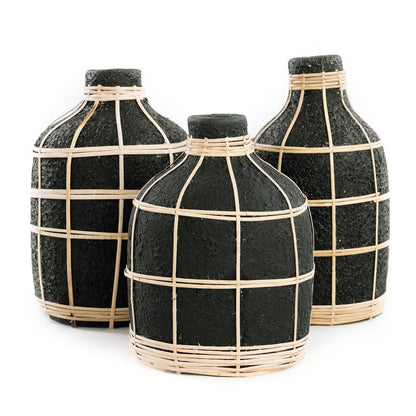 Große runde Terrakotta-Vase mit Rattan-Detail | VIA X SELECTION