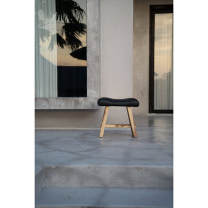 Hocker aus Suarholz natur mit schwarzer Ledersitzfläche | VIA X SELECTION