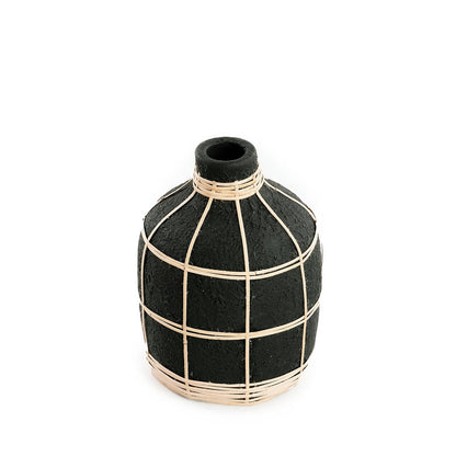 Kleine runde Terrakotta-Vase mit Rattan-Detail | VIA X SELECTION