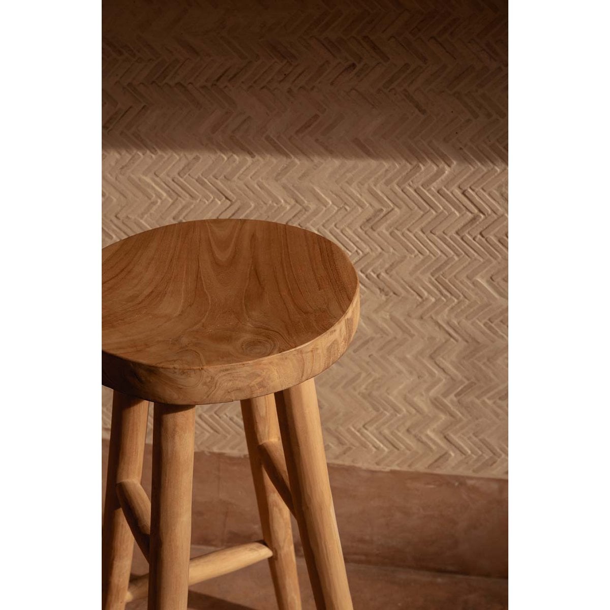 Barhocker aus massivem Teakholz in Natur | VIA X SELECTION