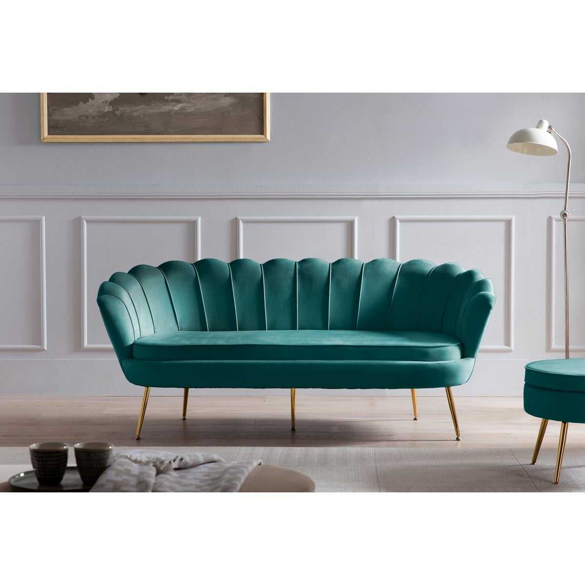 3-Sitzer-Muschelsofa aus Samt in Grün mit goldfarbenem Metallgestell | VIA X SELECTION
