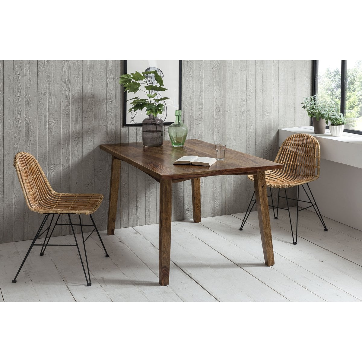 Esszimmerstuhl aus naturbelassenem Rattan mit schwarzem Metallgestell | VIA X SELECTION
