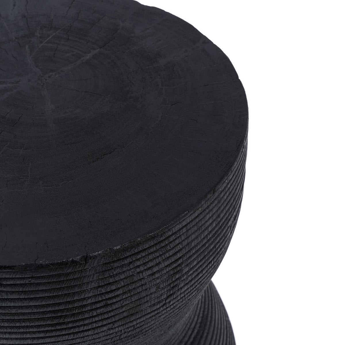 Hocker aus Suarholz schwarz mit organischer Maserung | VIA X SELECTION