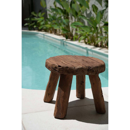 Rustikaler Beistelltisch aus Holz, 50 × 50 × 40 cm | VIA X SELECTION