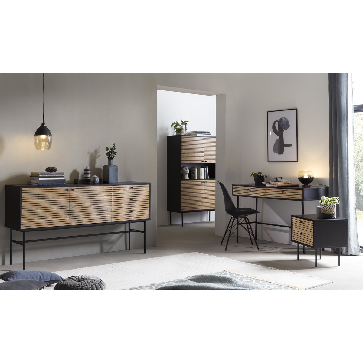 Highboard schwarz mit Eichenfront, 40 × 100 × 155 cm | VIA X SELECTION