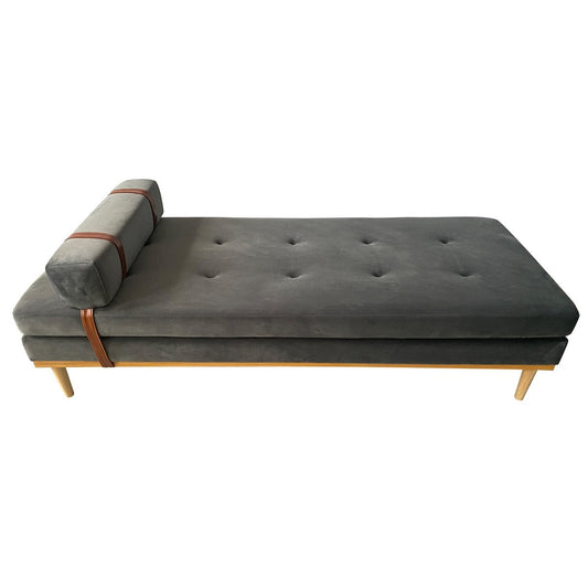 Daybed aus grauem Samt mit Nackenrolle | VIA X SELECTION