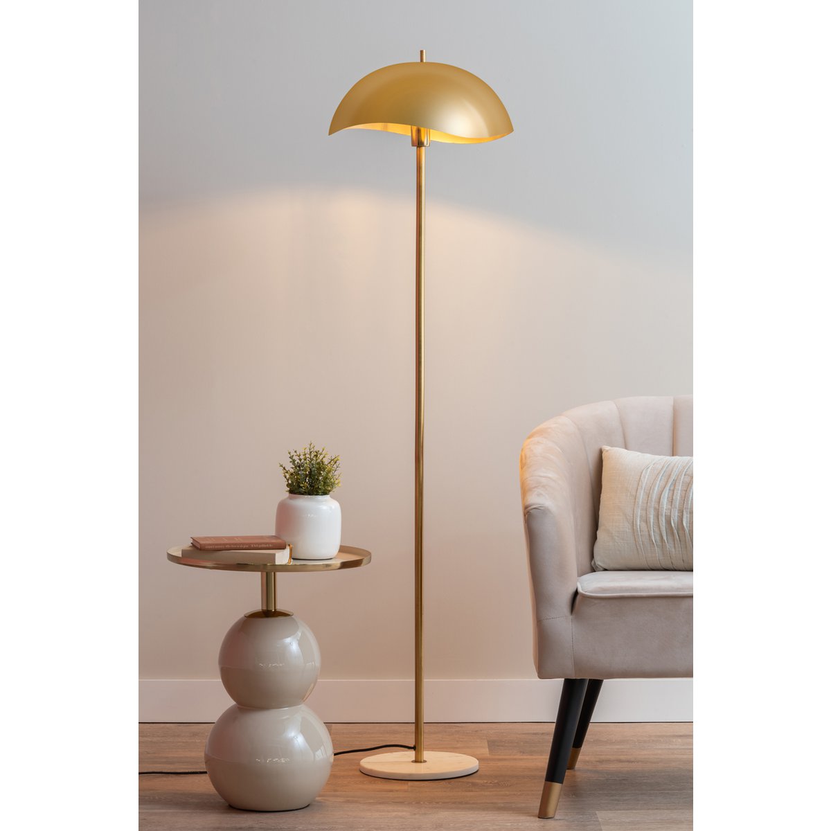 Leitmotiv Waved Stehleuchte in in Gelb | VIA X SELECTION