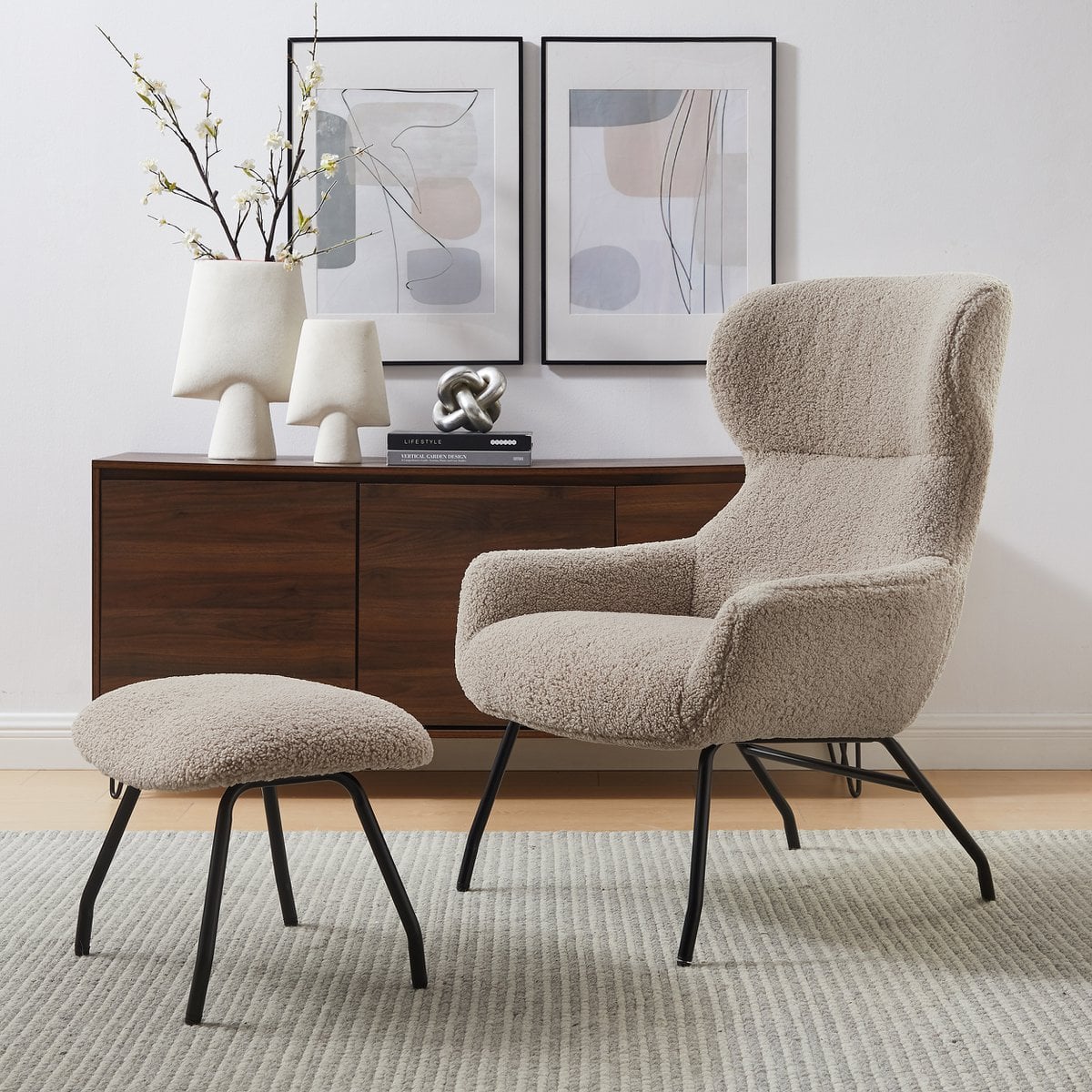 Sessel mit Hocker in Teddyfell-Optik in Taupe | VIA X SELECTION