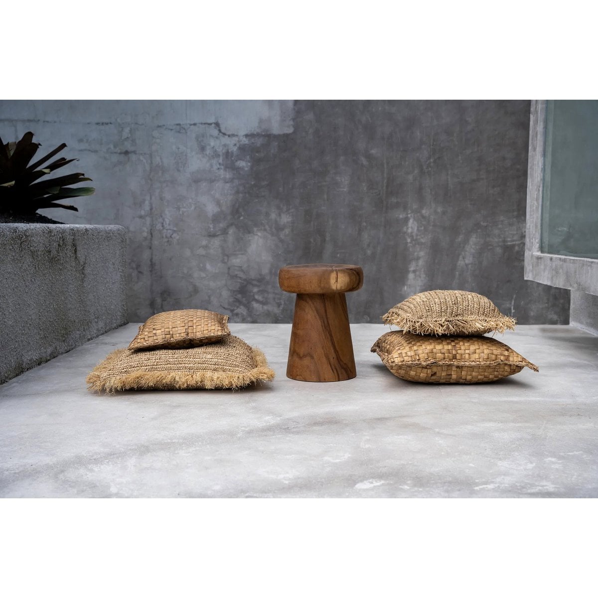 Großer Kissenbezug aus Raffia in Naturton, 60 × 60 cm | VIA X SELECTION