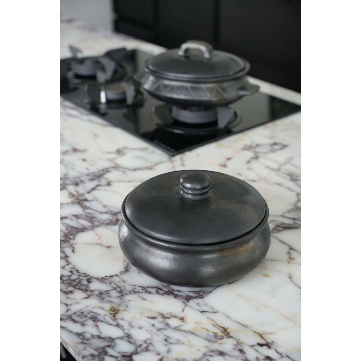 Serviertopf aus schwarzer Terrakotta mit Deckel | VIA X SELECTION