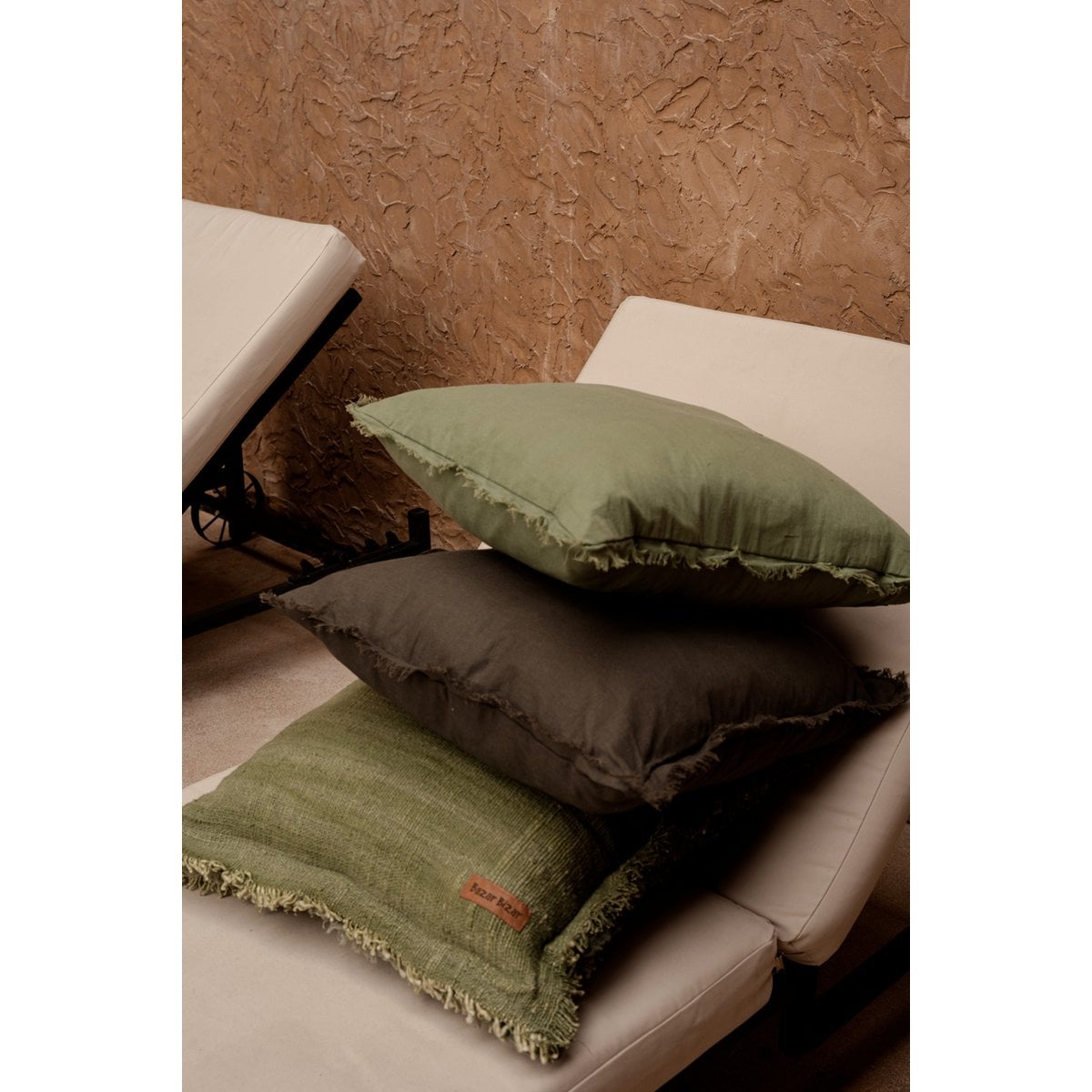 Kissenbezug aus Leinen in Grau mit Fransen, 50 × 50 cm | VIA X SELECTION