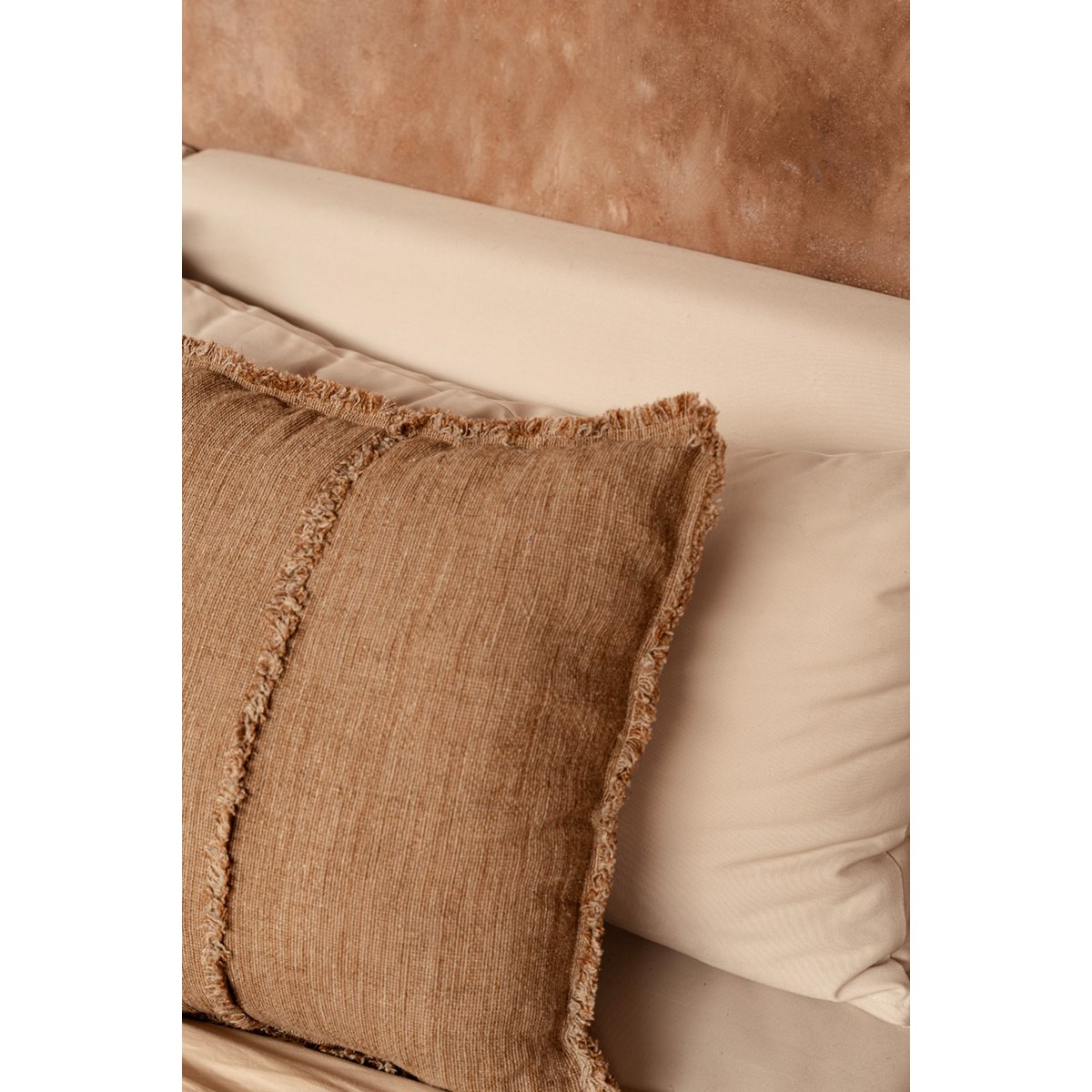 Kissenbezug aus Leinen in Natur und Braun mit Fransen, 50 × 50 cm | VIA X SELECTION