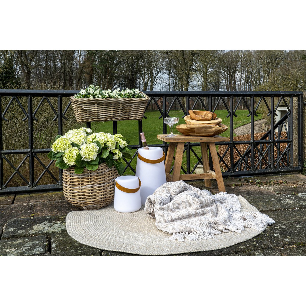 Plaid aus recycelter Baumwolle in Elfenbein und Beige, 130 × 160 cm | VIA X SELECTION