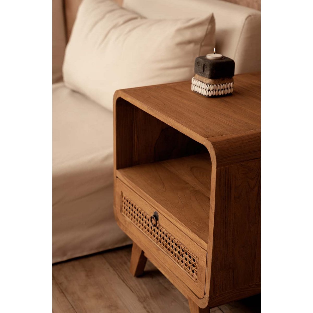 Runder Nachttisch aus Rattan, 50 × 50 × 55 cm | VIA X SELECTION