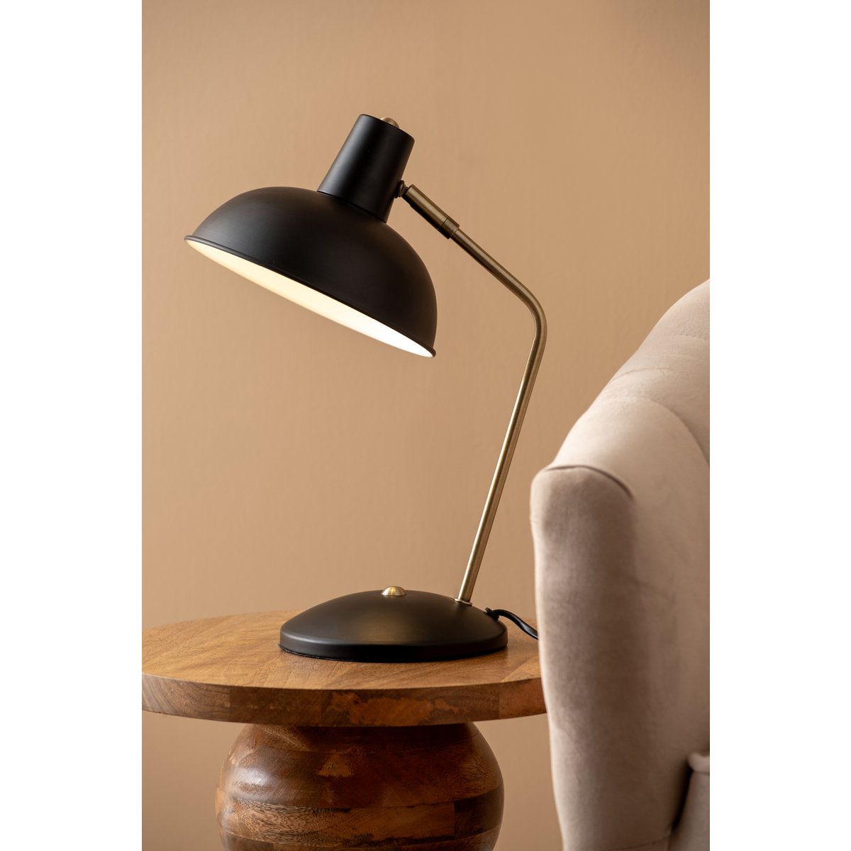 Leitmotiv Hood Tischleuchte in Schwarz | VIA X SELECTION