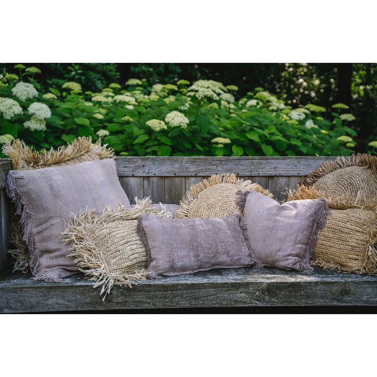 Kissenbezug aus Samt in Betongrau, 40 × 40 cm | VIA X SELECTION